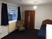 Studio-flat Glyn Ave (1)